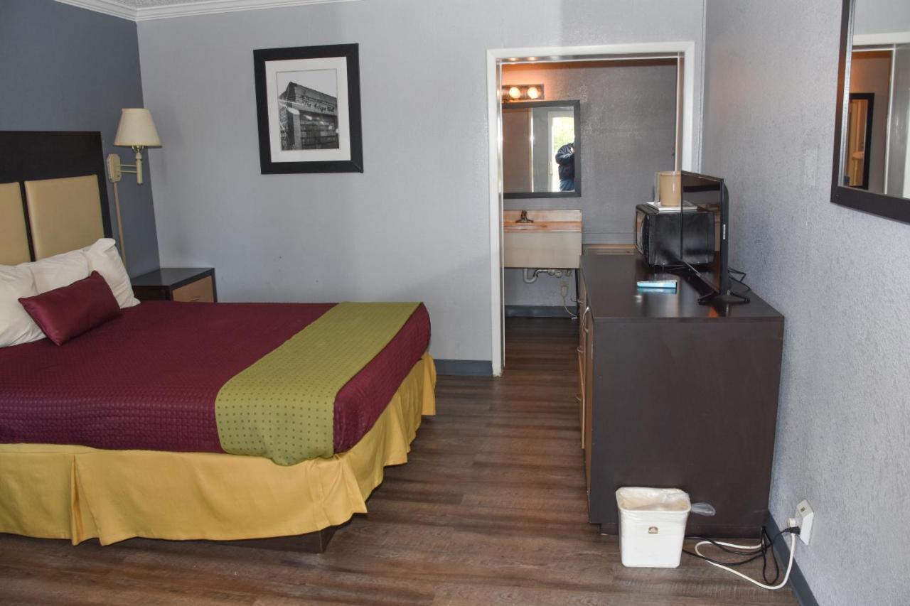 Lake Marion Inn Santee Extérieur photo