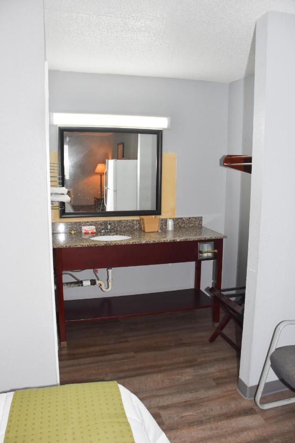 Lake Marion Inn Santee Extérieur photo